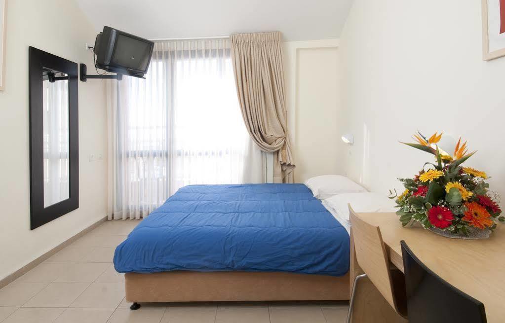 Hi - Shlomi Hostel Shelomi Zewnętrze zdjęcie